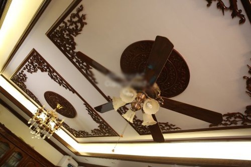 Chiếc quạt kiêm đèn trần này là một trong những nội thất vừa quen thuộc lại vừa hiện đại và cũng rất độc đáo.