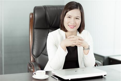 Hồi giữa tháng 9 vừa qua, Ngân hàng TMCP Tiên Phong (TPBank) cũng chính thức bổ nhiệm bà Bùi Thị Thanh Hương làm Phó Tổng giám đốc. Được biết, Bùi Thị Thanh Hương sinh năm 1980, từng tốt nghiệp thạc sĩ loại giỏi ngành Quản trị kinh doanh tại Trung tâm Pháp Việt Đào tạo về quản lý (CFVG).