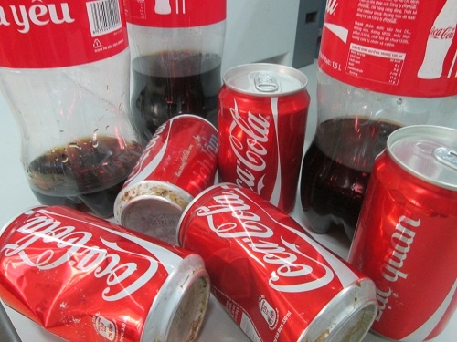 Dong Nai: Nhieu san pham cua Coca-Cola tu nhien xi gas hinh anh