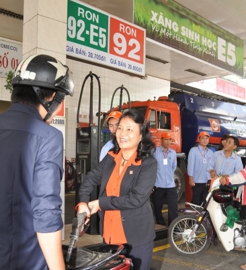 Cửa hàng cung cấp xăng E5 thuộc hệ thống công ty Comeco tại TP.HCM.