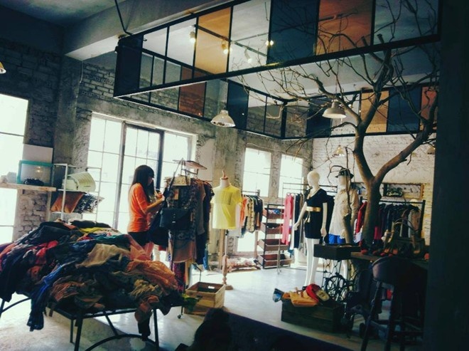 Anh cho biết, nhà kho ký gửi là nơi tiêu thụ những món đồ 