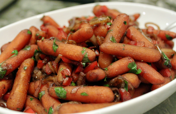 3. Do dễ trồng, cho sản lượng tốt nên cà rốt tí hon có giá bán thị trường Việt Nam rẻ hơn so với bí ngô mini. Tại Hà Nội, hiện giá hạt giống loại cà rốt này ở mức 50.000 đồng/gói 50 hạt. Theo người bán, tỷ lệ nảy mầm đạt 70-80%. Ảnh: Saladsandsuch.