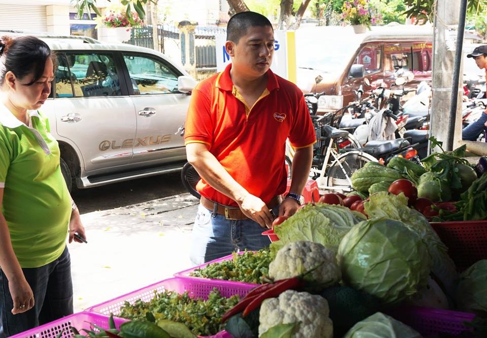 Tai sao cuoc van tai, hang hoa chua giam theo gia xang? hinh anh