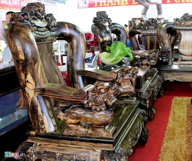 12.	Ông Nguyễn Văn Vạn, trưởng phòng kinh doanh của công ty Thanh Dũng, đơn vị gia công bộ salon, cho biết: 