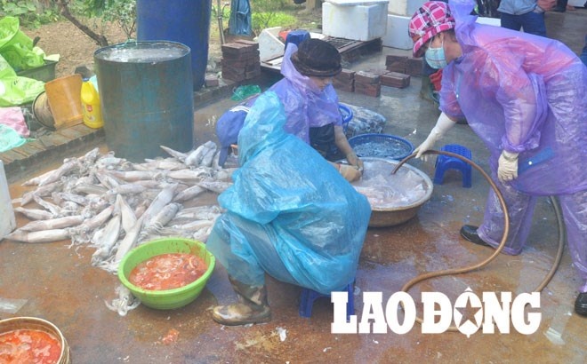 Kinh hoang chieu thuc dung oxy gia tay trang muc ban hinh anh