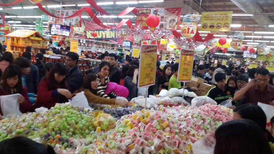 Vi sao khach sam Tet o sieu thi 'que', phot lo sang chanh? hinh anh