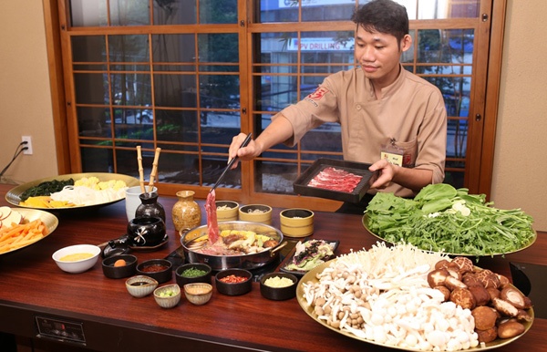 Lac vao khu Nhat, pho Han trong long Ha Noi hinh anh