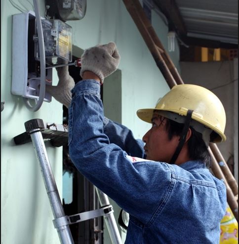 Nha tro dong loat tang gia dien, lao dong ngheo bat an hinh anh