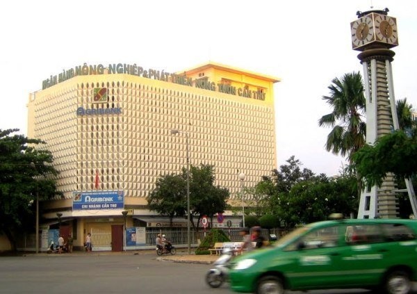 Khach khong rut duoc tien, Agribank noi cho ket qua dieu tra hinh anh