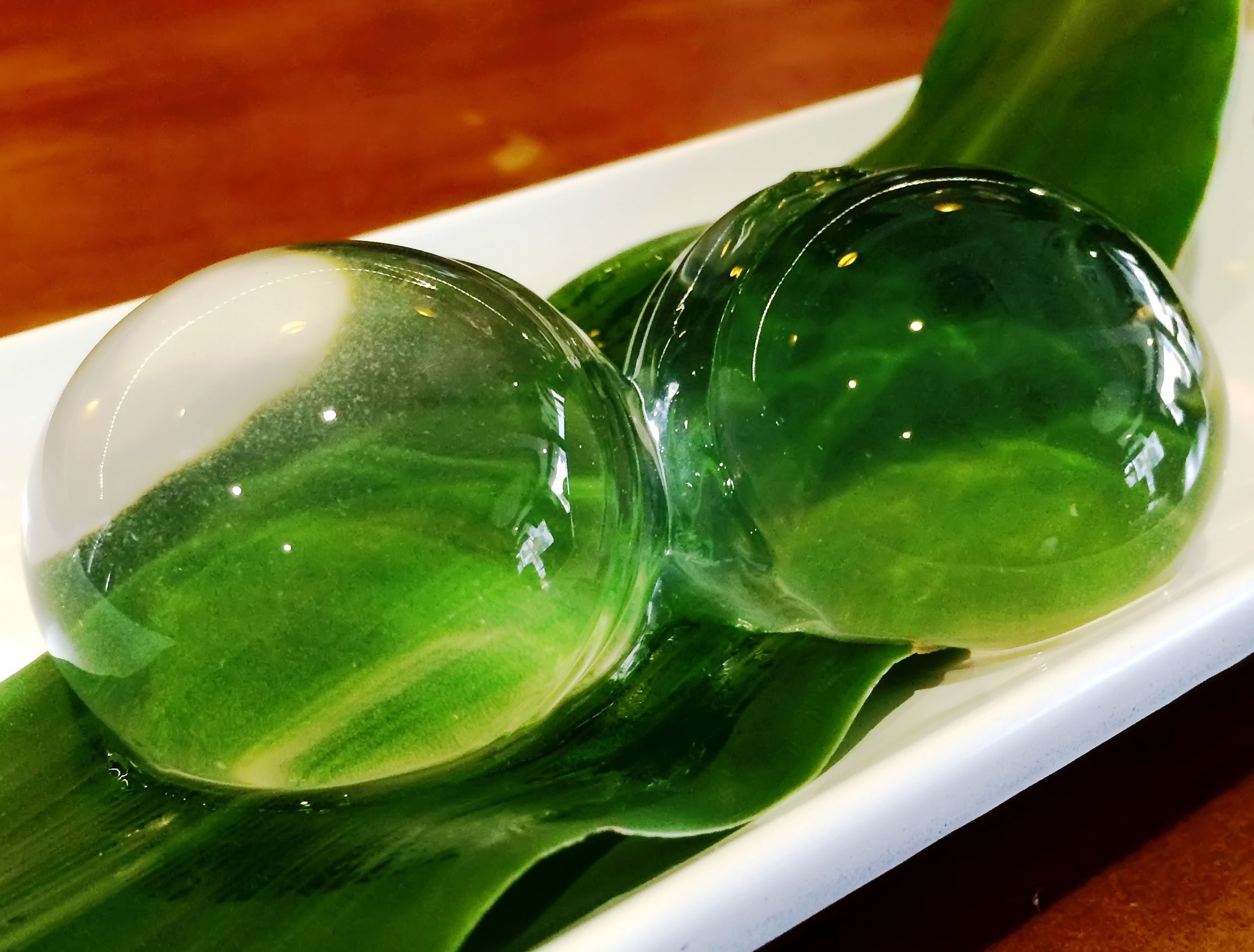 Banh hinh giot nuoc gia 19.000 dong dat khach o Ha Noi hinh anh