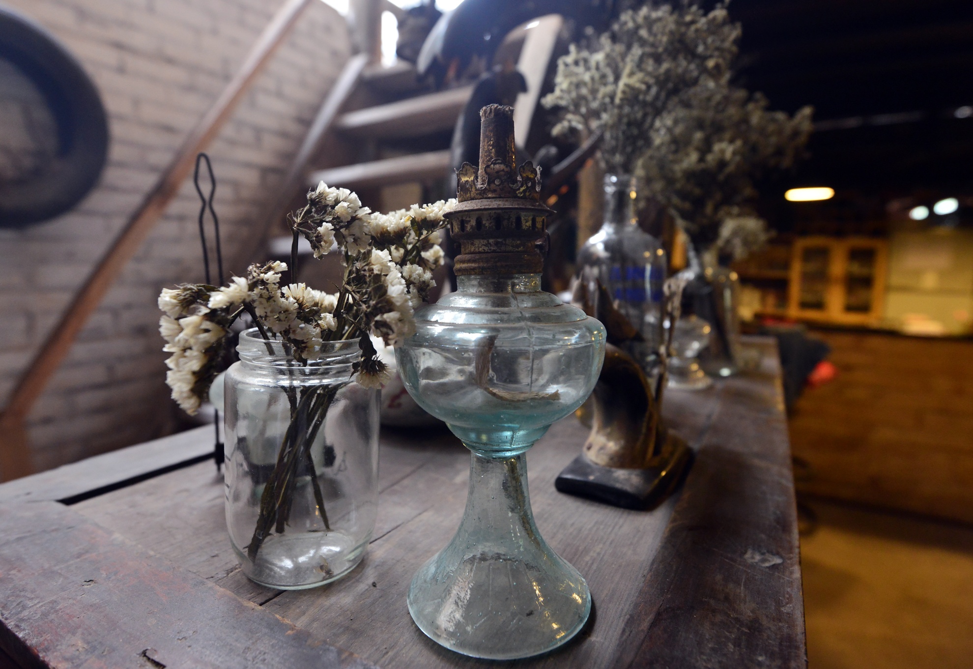 Vào buổi tối thứ 6 và thứ 7 hàng tuần, tại đây còn diễn ra các buổi giao lưu văn hoá, văn nghệ.