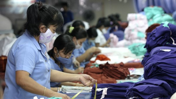 Doanh nghiep Viet thu hut nhan tai bang cach nao? hinh anh