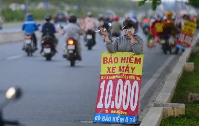 Quang cao lap lo de ban bao hiem hinh anh