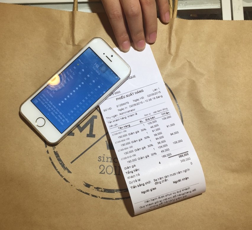 Khuyen mai la o Ha Noi: Giam gia theo nhiet do hinh anh