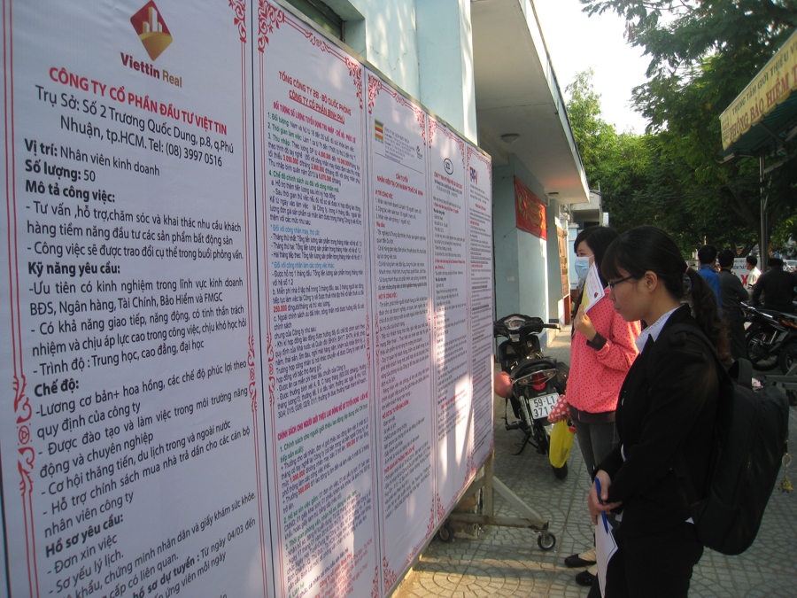 TP HCM: Can khoang 140.000 lao dong 6 thang cuoi nam 2015 hinh anh