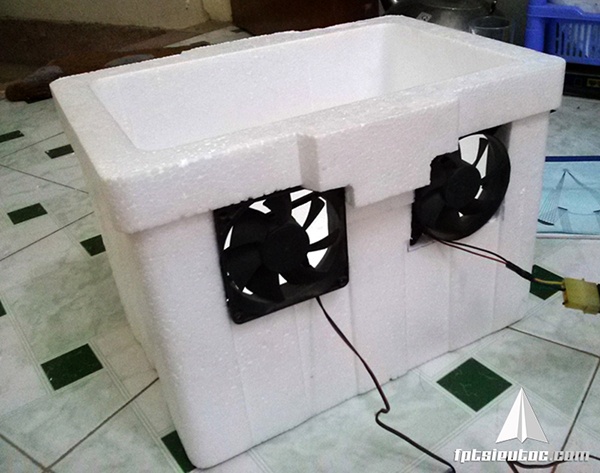 Tu lam dieu hoa mini bang thung xop hinh anh