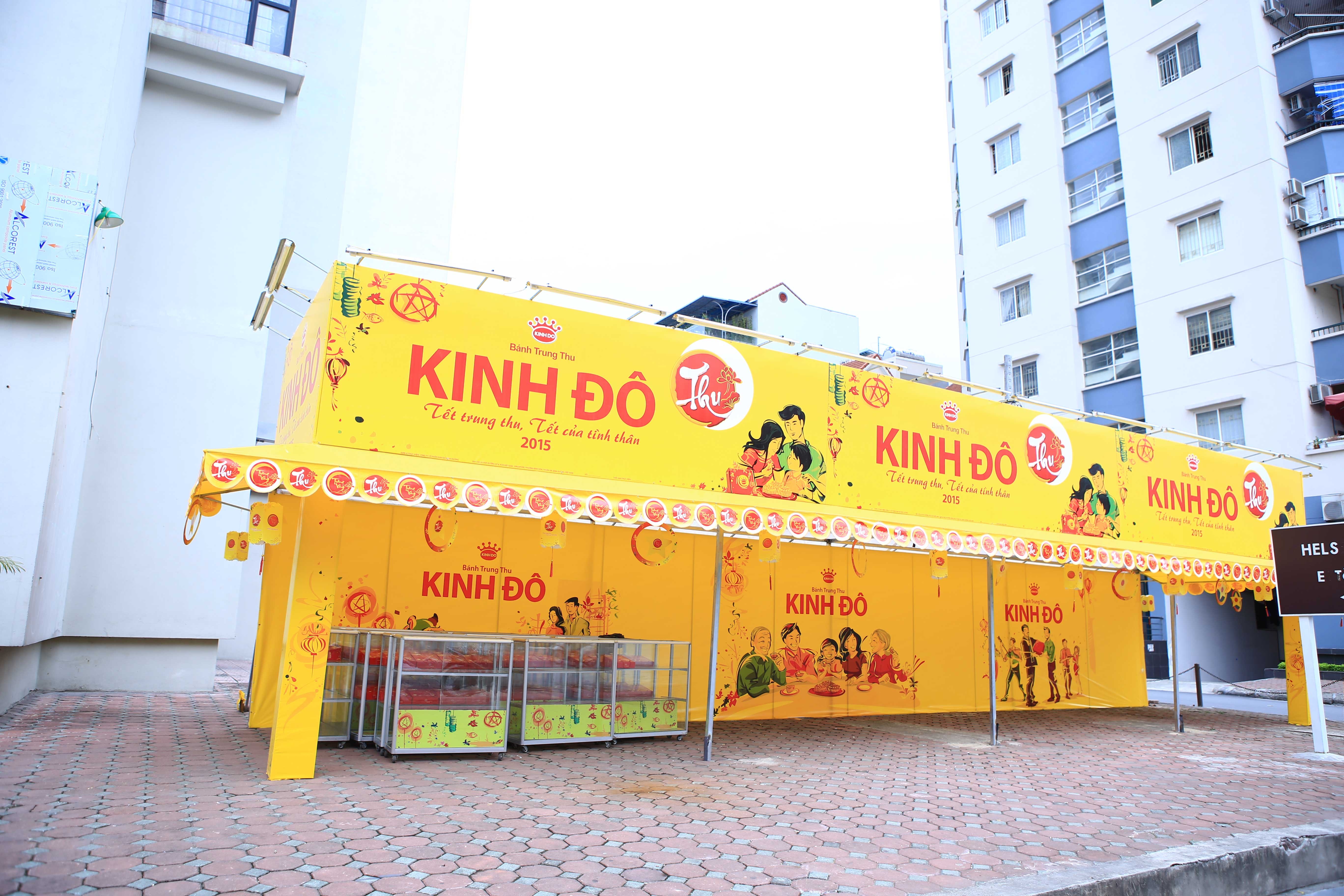 Hang banh trung thu cam chot, gianh cho som 2 thang hinh anh