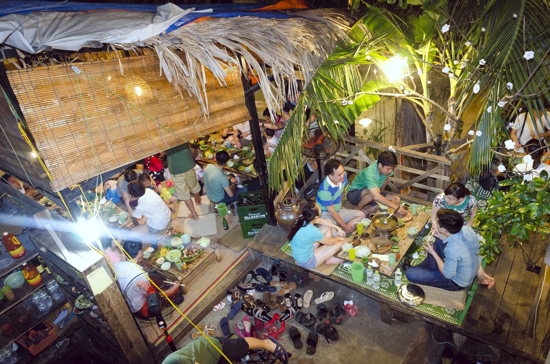 Quan an trong ngo hem tu choi hang tram khach hinh anh