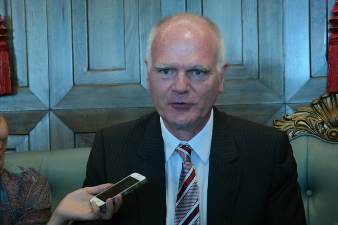 Trưởng phái đoàn EU Franz Jessen.