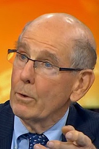 Gary Shilling (chủ tịch Công ty tư vấn A. Gary Shilling & Co - Mỹ).
