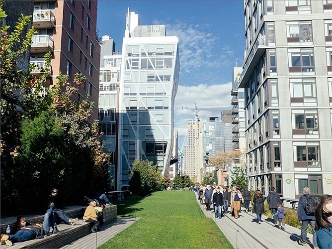 Để đủ khả năng mua một căn nhà trung bình giá thấp, bạn cần phải kiếm được khoảng <abbr class=