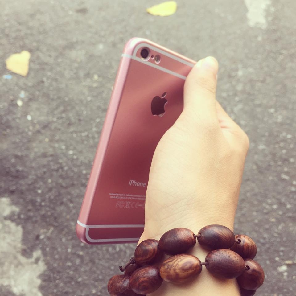 Vo op iPhone 6S gia mau vang hong khien nhieu tin do san mua hinh anh