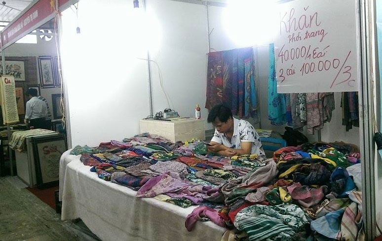 Hoi cho hang Viet co gian hang Trung Quoc? hinh anh