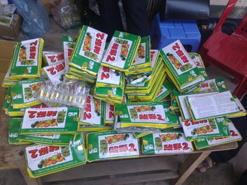 'Cong nghe' lam dep chuoi bang thuoc tru co hinh anh