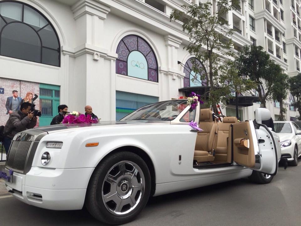 2.000 USD 4 tieng thue xe Rolls Royce don dau hinh anh