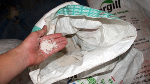 Phat 11 cong ty phan bon vi pham chat luong 326 trieu dong hinh anh