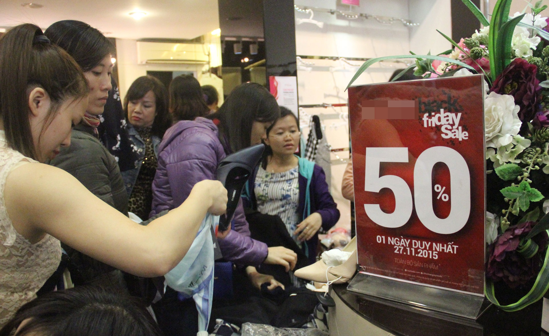 Bi mat cua cua hang giam gia 50% toan bo san pham hinh anh