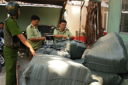 Xuong may do hieu dom o TP HCM hinh anh