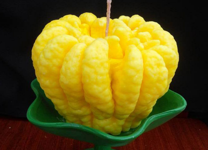 Hang Tet 2016: Nen phat thu huong buoi nang gan 1 kg hinh anh