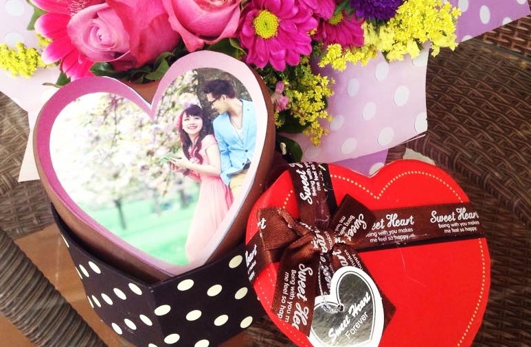 Chocolate in anh bang bot gao, giay duong dip Valentine hinh anh