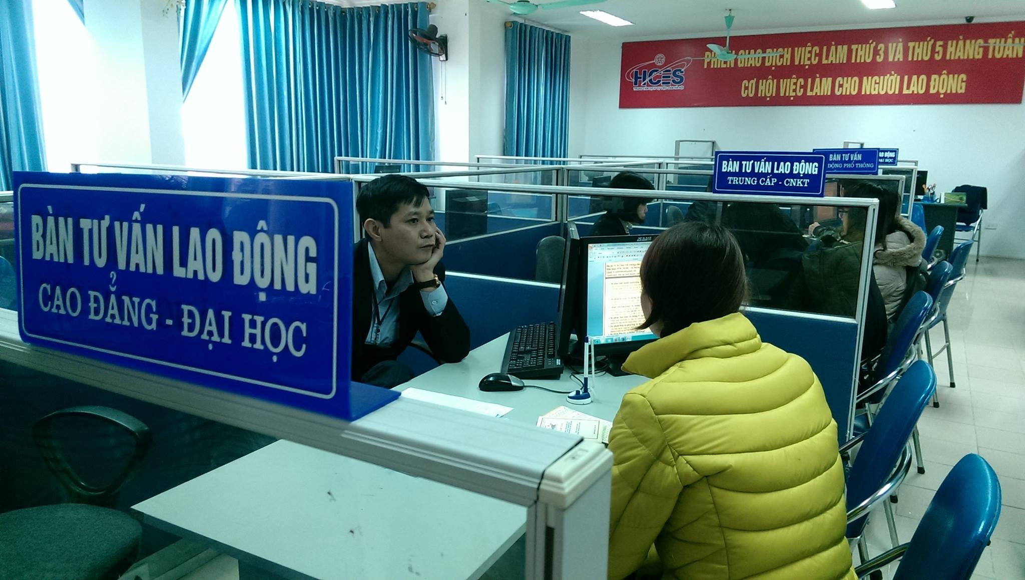 Lao dong Viet co the bi mat co hoi trong AEC hinh anh