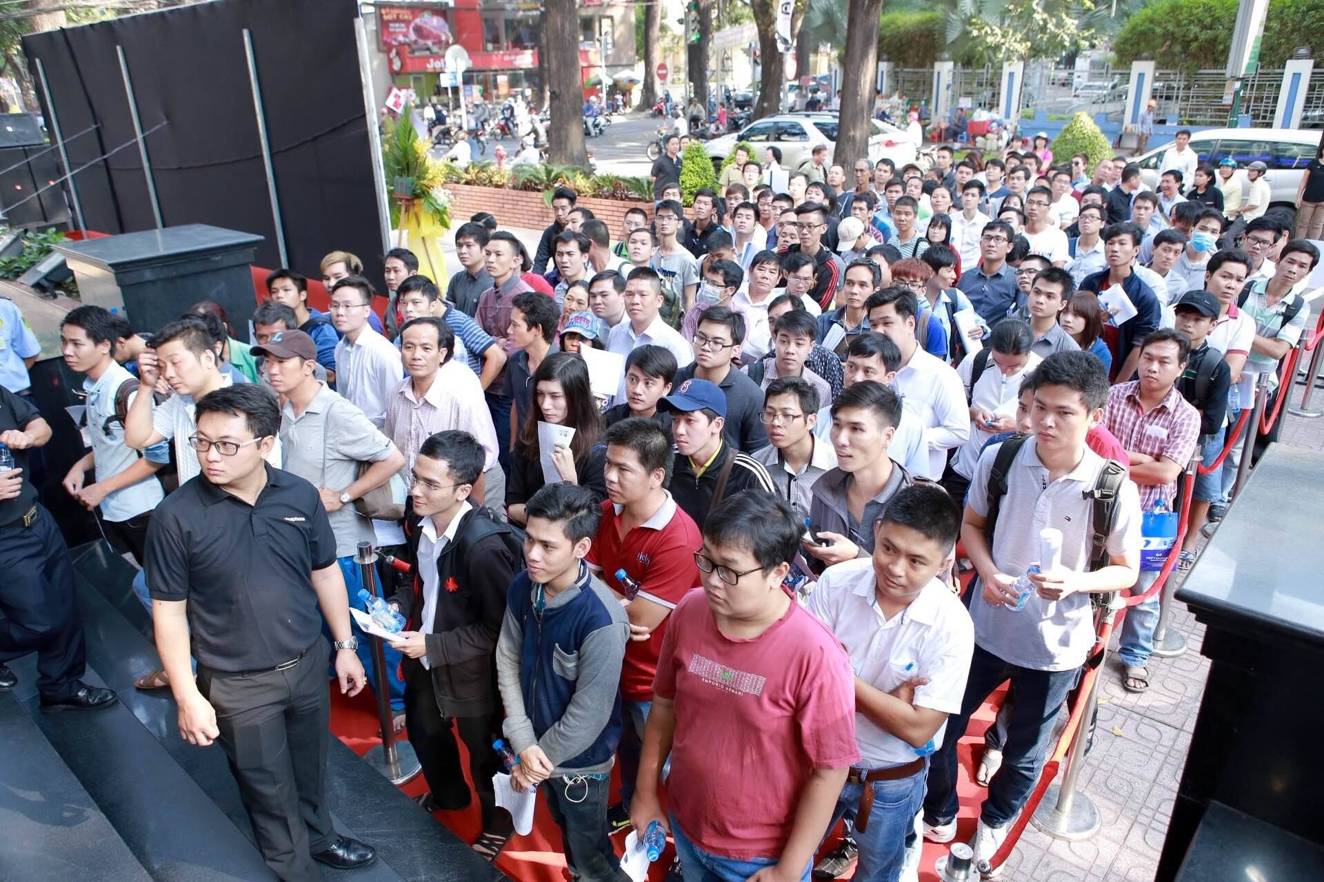 Mua sim 0888: Ha Noi kho khan, TP HCM nhieu hang gia beo hinh anh