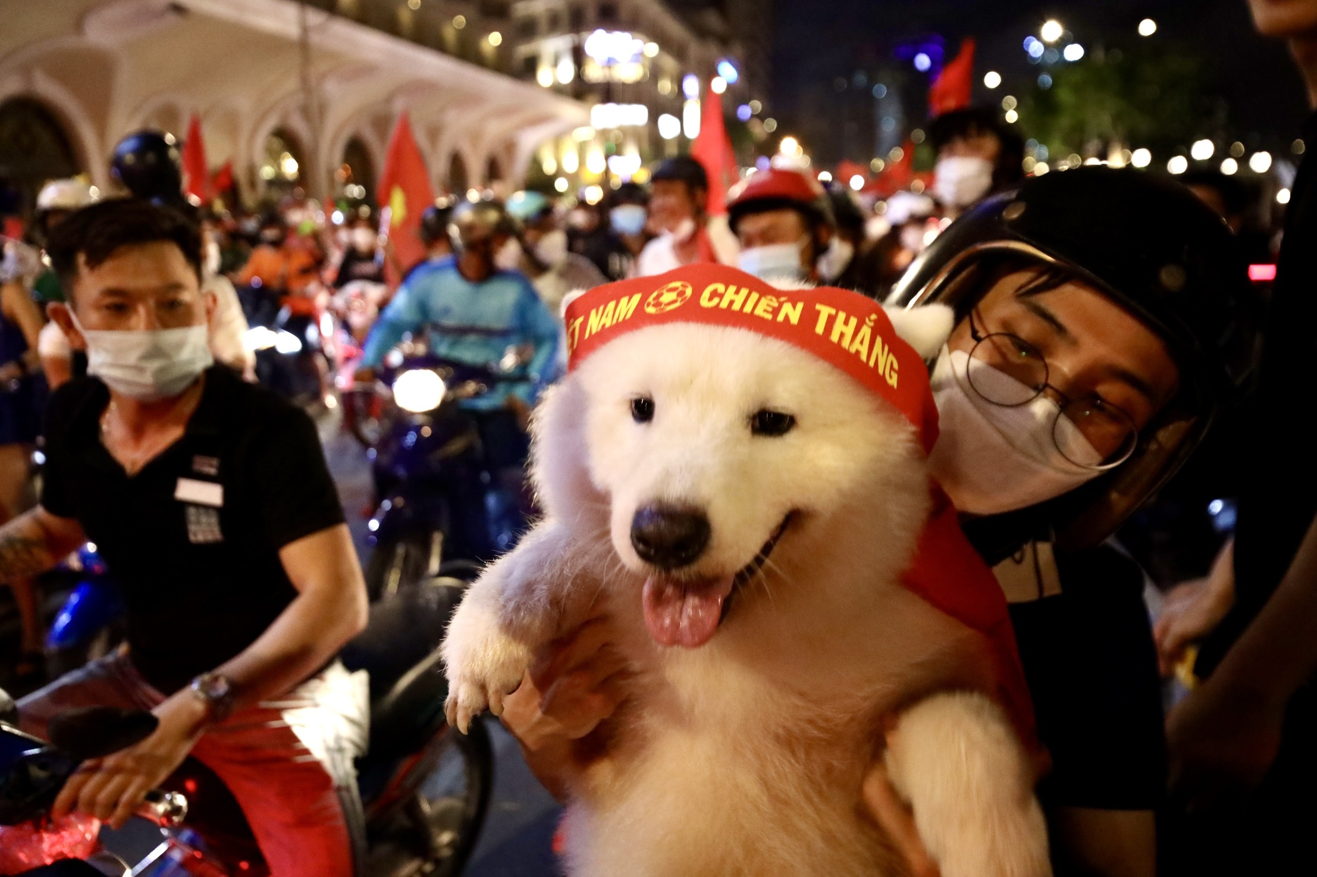 CDV bong da o TP.HCM: 'Toi se an mung den sang' hinh anh