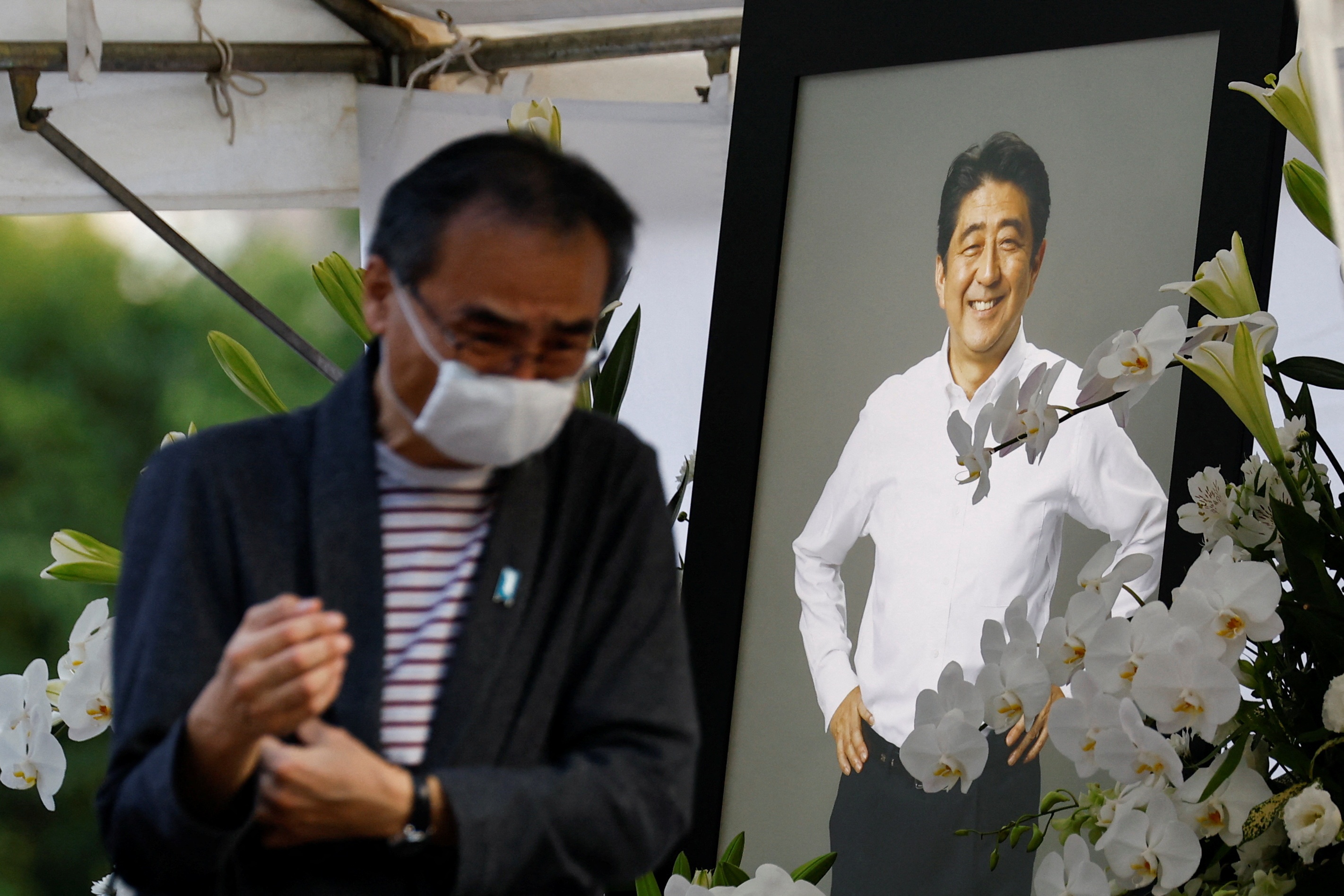 Le vieng cuu Thu tuong Nhat Shinzo Abe tai den Zojoji hinh anh