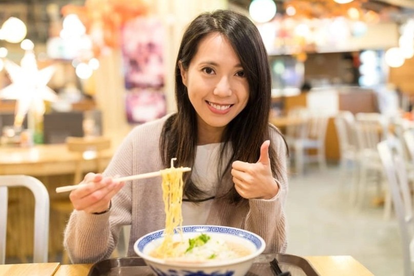 Chu quan an o TP.HCM: 'San sang dan anh cam, khong tiep don TikToker' hinh anh