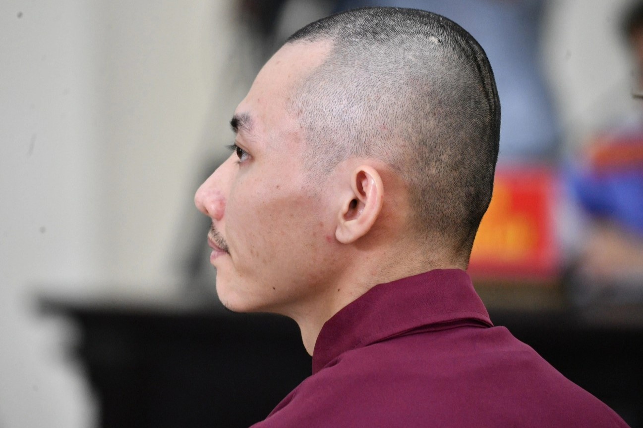 Y an ong Le Tung Van va cac dong pham hinh anh