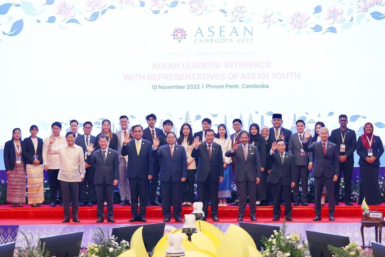 Campuchia chuyen giao chiec bua chu tich ASEAN hinh anh