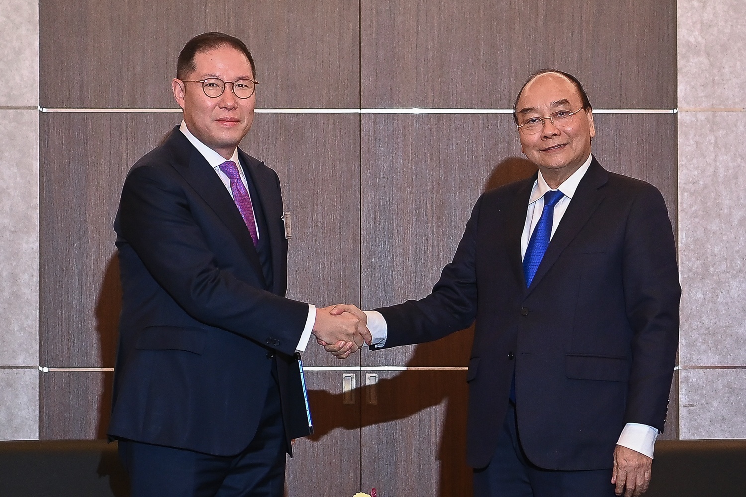 Chu tich nuoc Nguyen Xuan Phuc tiep lanh dao cac tap doan lon Han Quoc hinh anh