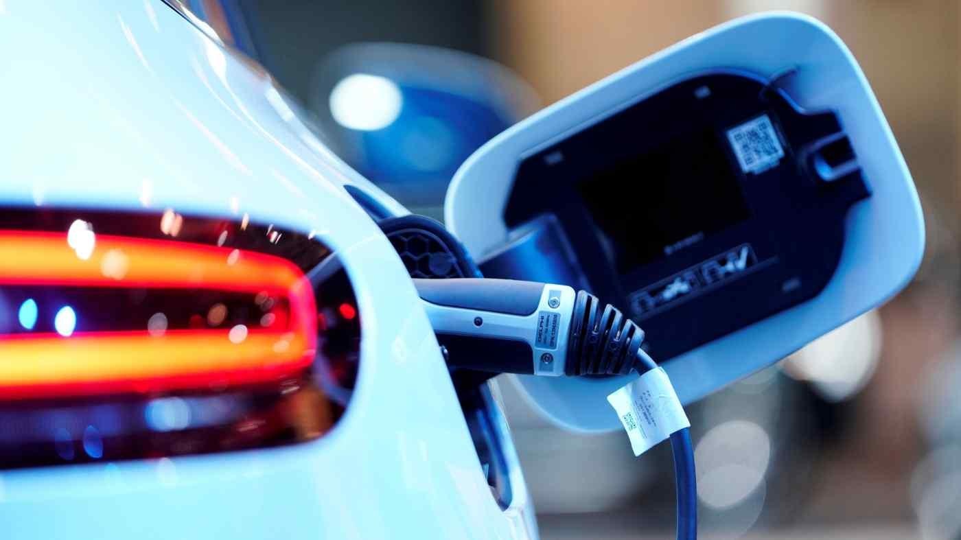 Nhat yeu cau bao cao luong CO2 trong qua trinh san xuat pin xe dien hinh anh