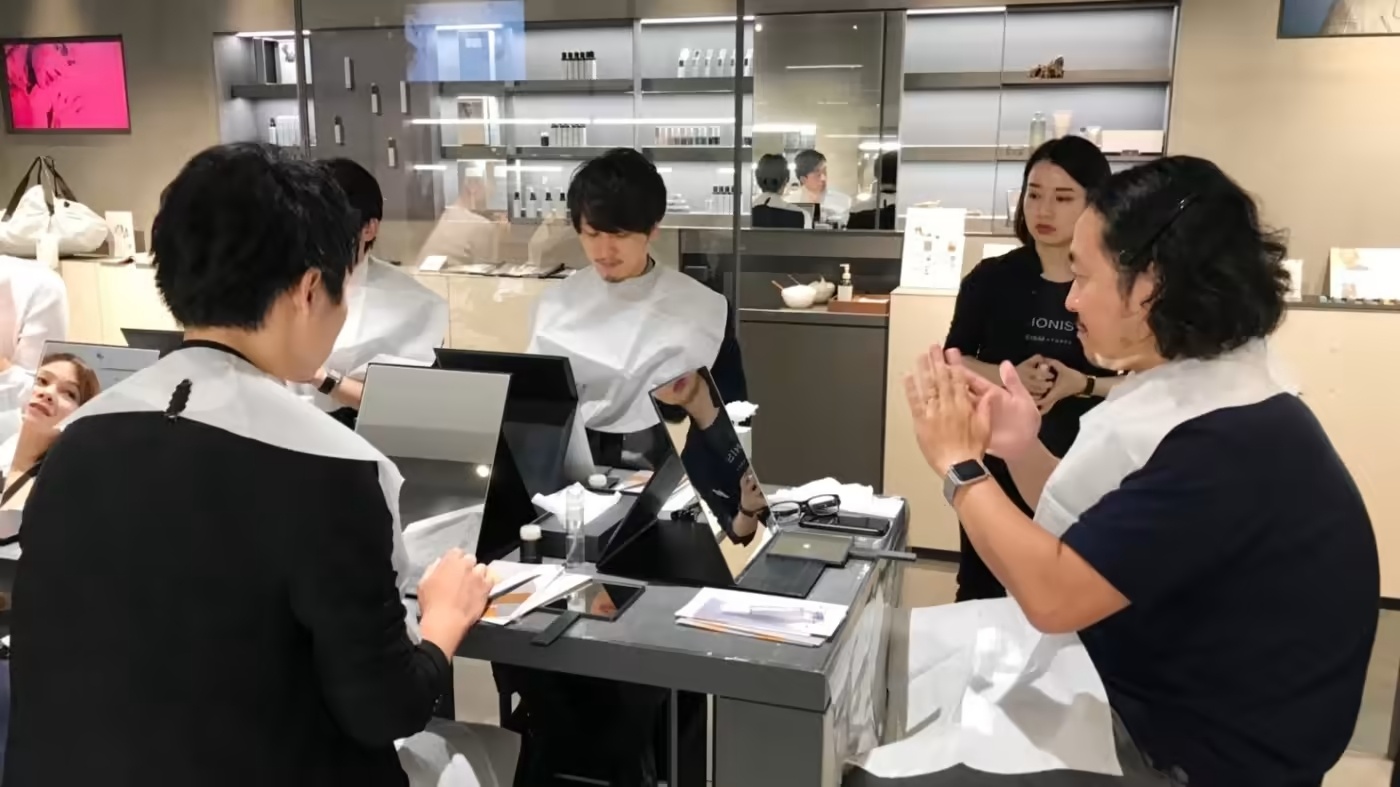 Cuoc chay dua o thi truong lam dep nam gioi hon 1 ty USD hinh anh