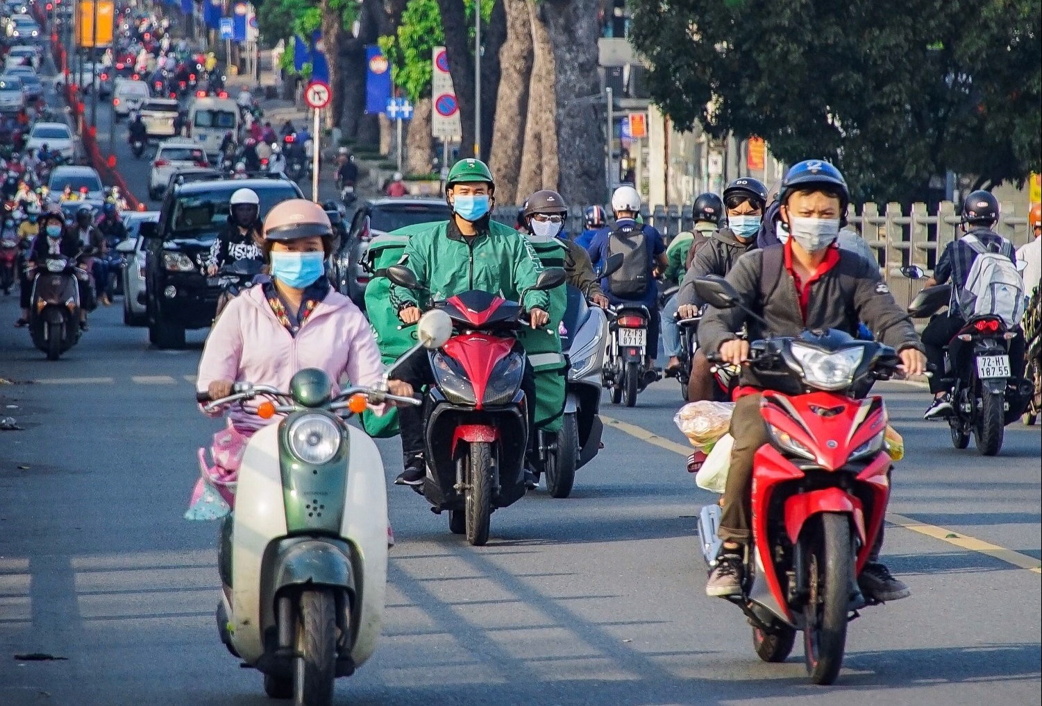 shipper duoc tiem vaccine anh 6