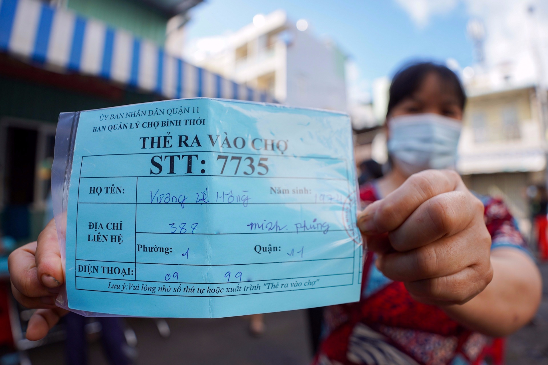 Dan chung cu o TP.HCM nhan phieu di cho hinh anh