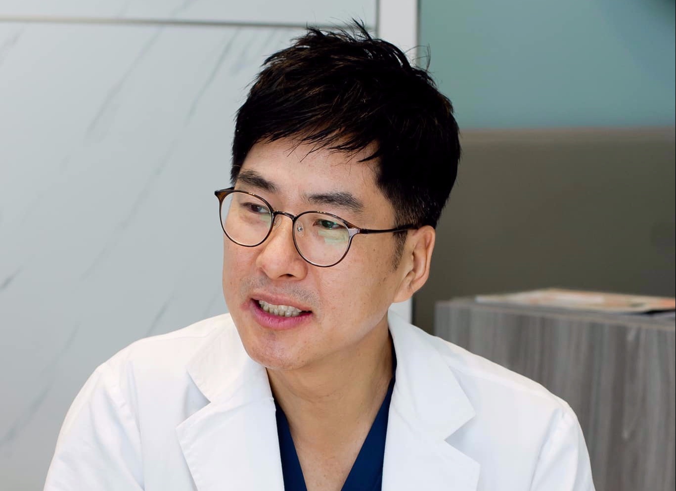 bac si han quoc tu van covid anh 1