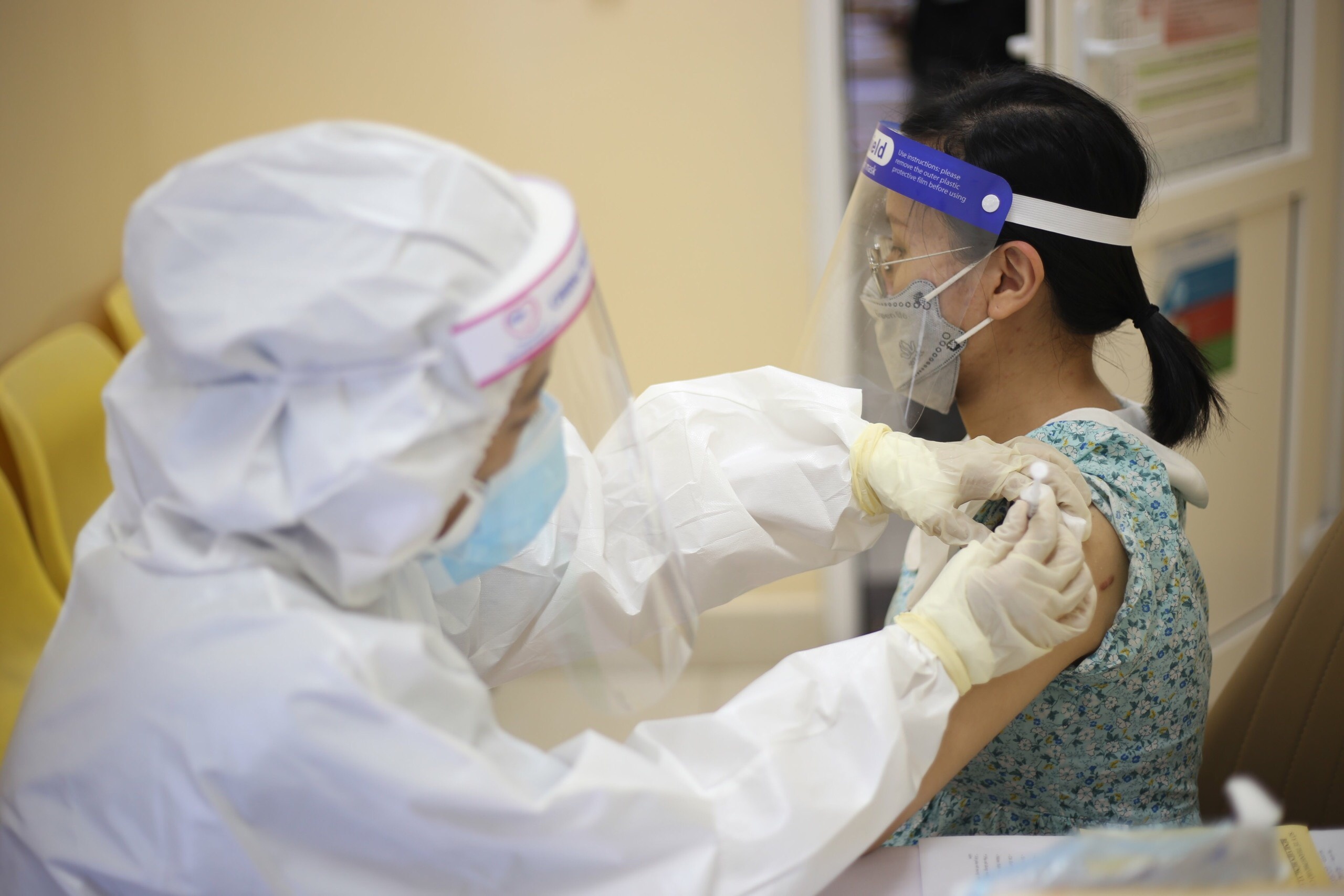 ba bau tiem vaccine ngua Covid-19 anh 3