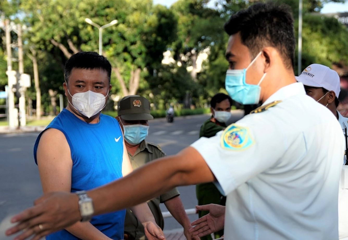 Cu dan chung cu o TP.HCM lai vi pham Chi thi 16 hinh anh