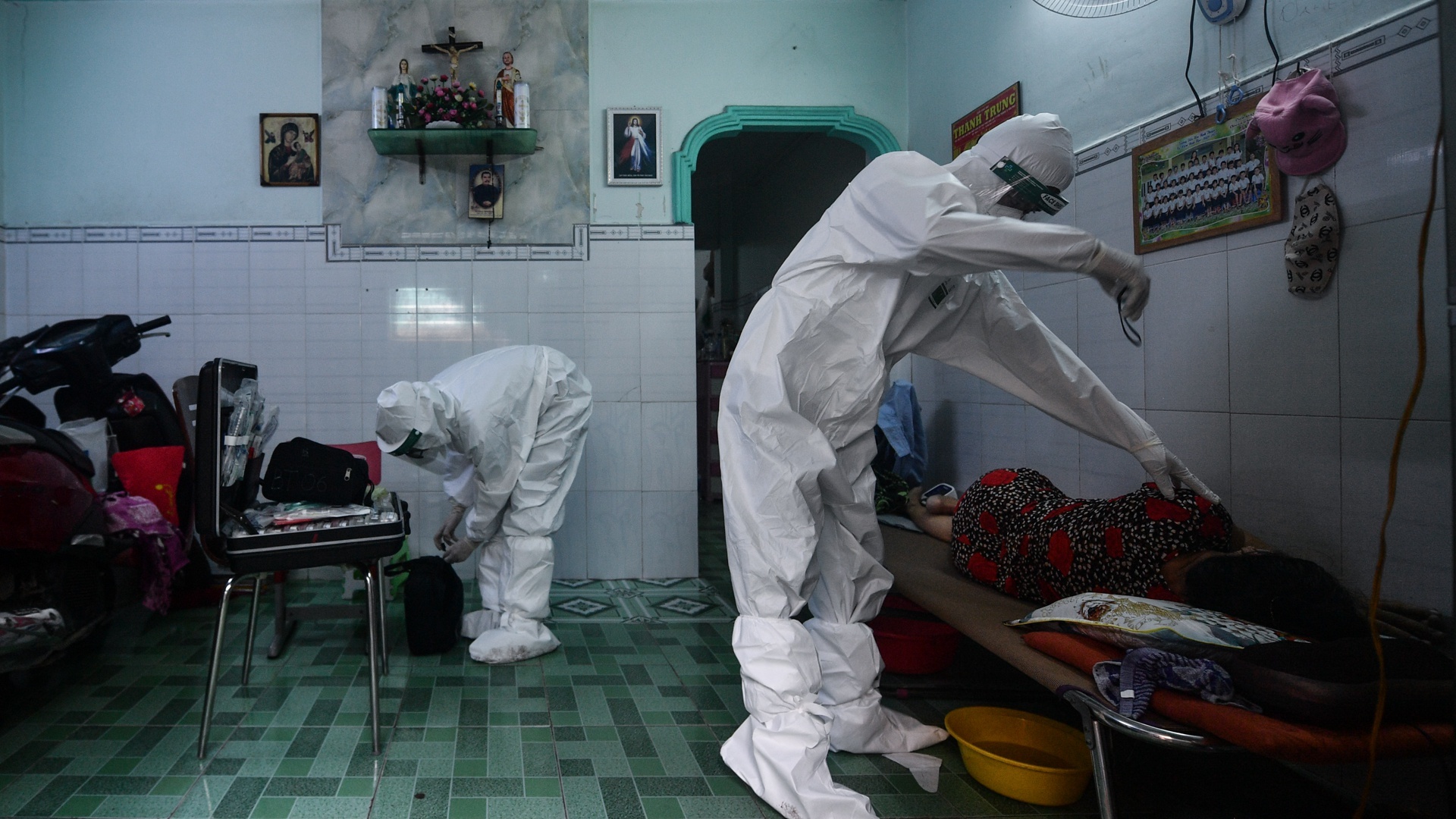 ban thuoc tri Covid-19 gia cao anh 3